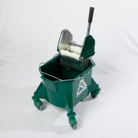 Smoothline kentucky mop bucket with medium Size Heavy Duty steel geared CM1220 wringer - Green