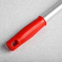 Lightweight anodised aluminium/Red handle grip
