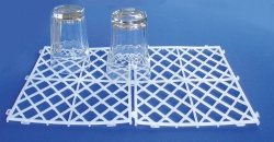 Glass tumbler shelf mats, interlocking